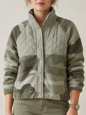 Abercrombie & Fitch Green Camo Quilted Fleece Jacket Size S